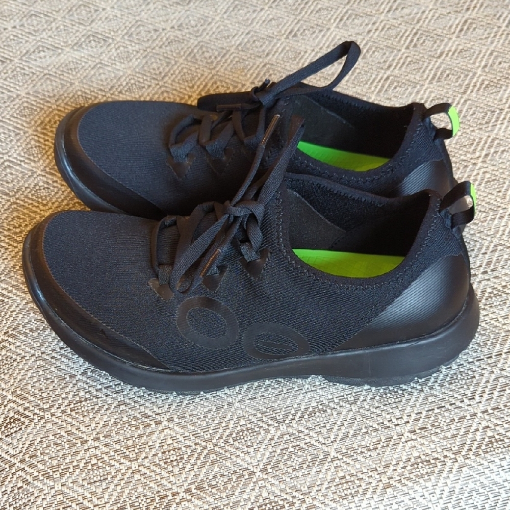 OOFOS OOmg Sport LS Low Recovery Shoe 
 Women's Black Sneakers